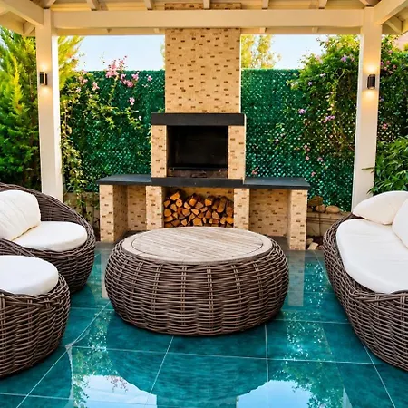 Dakumi Relaxing Private Pool In Ovacik *